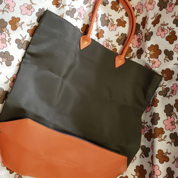 Fatta Fabbrica Italiana Foldable Olive  Handbag - Picture 7 of 10